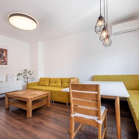 Cosy Apartment In Central Varna Luaran gambar